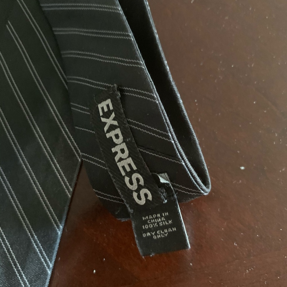 Reversible Tie - Picture 2 of 3